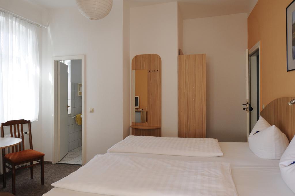 Pension Am Kluenderberg Binz Exterior foto
