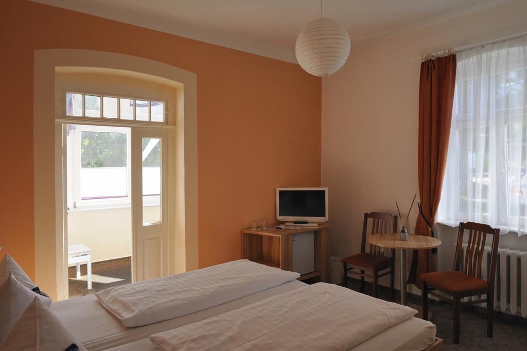 Pension Am Kluenderberg Binz Exterior foto