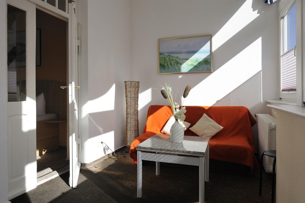 Pension Am Kluenderberg Binz Exterior foto