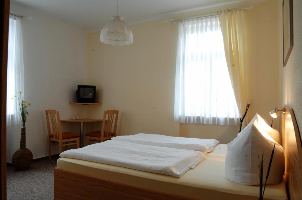 Pension Am Kluenderberg Binz Exterior foto